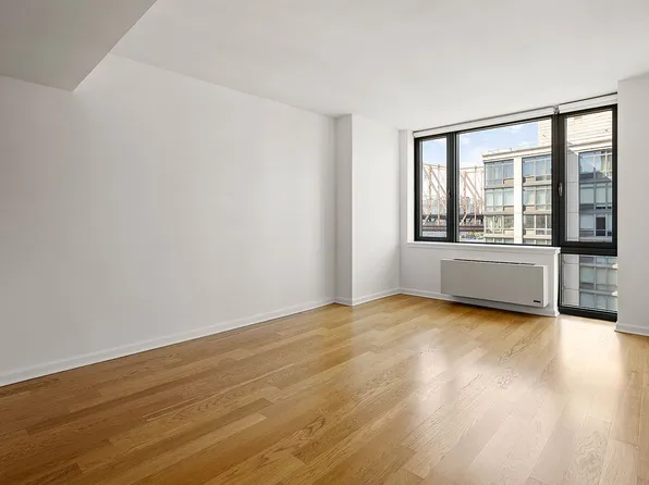 425 Main St APT 16E, New York, NY 10044