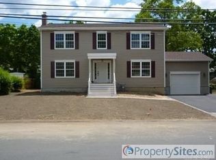 1215 11th St, West Babylon, NY 11704
