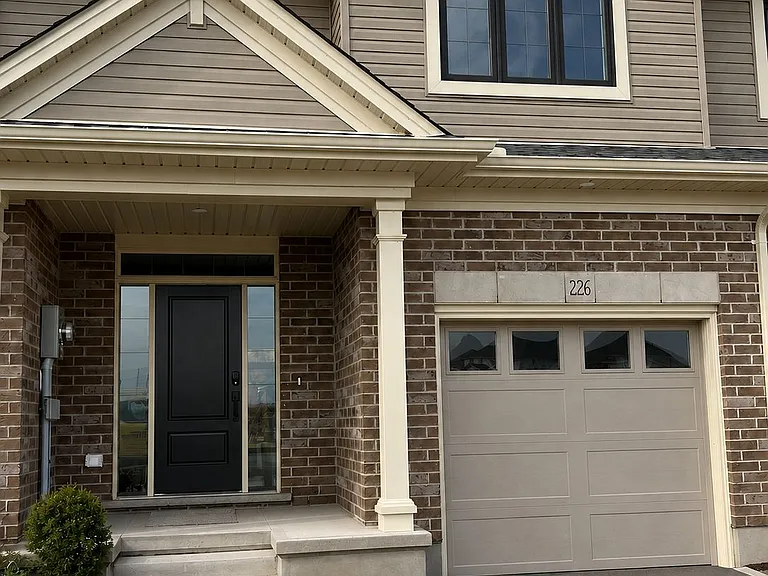 226 Renaissance Dr — Photo 1