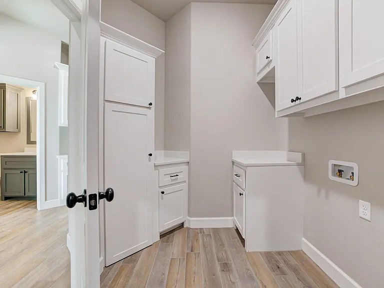 1811 Hollow Crest Ct — Photo 42