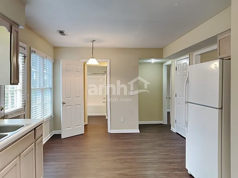 3700 Whitley Ct — Photo 4