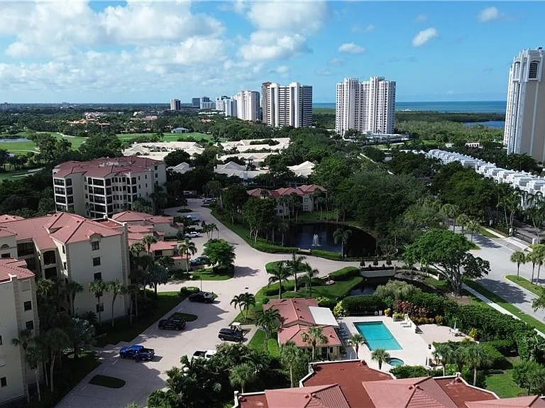 7048 Pelican Bay Blvd #C-105 — Photo 33