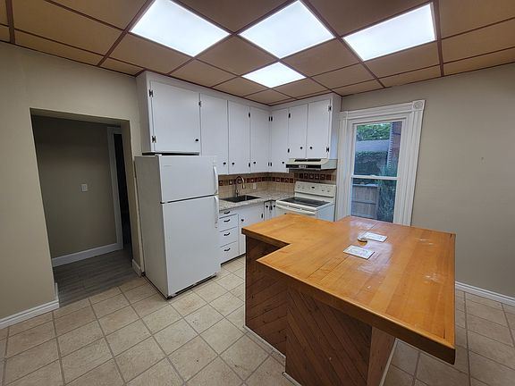 5th image of 321 Russell St S Unit A