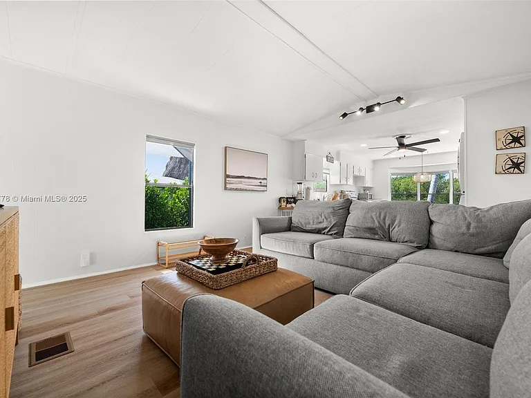 648 Palm Ave E #0 — Photo 24