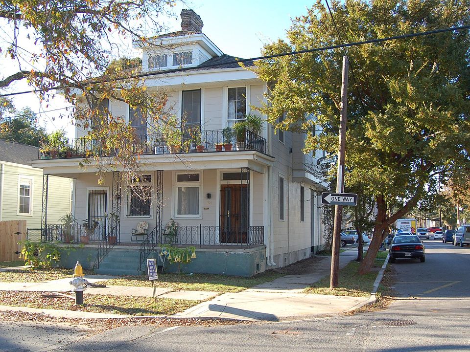 1st image of 201 S Pierce St