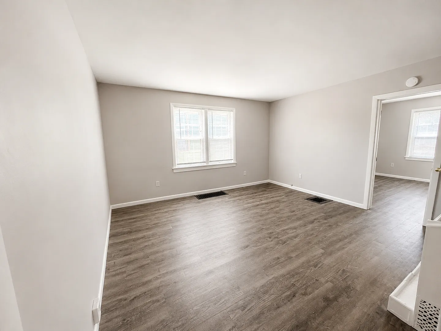 1-bed 1-bath Heritage Hill Apartment — Photo 3