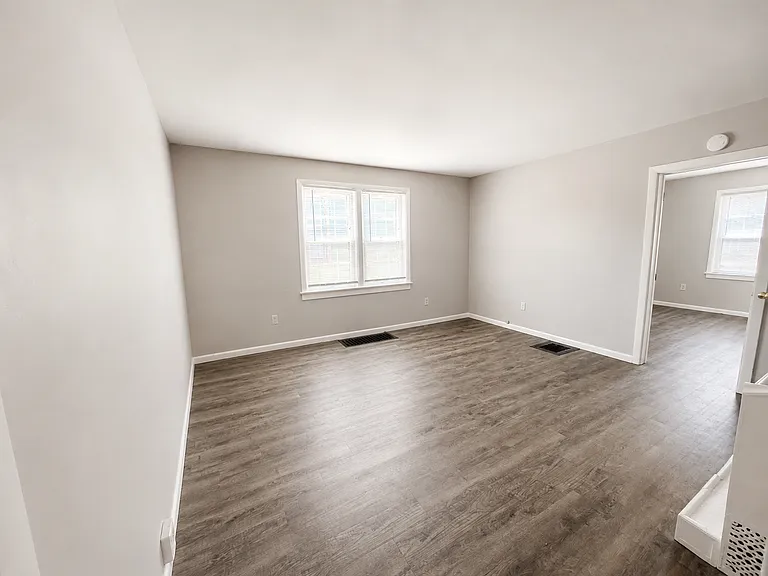 329 Lyon St NE #2 — Photo 6