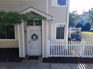 42 Academy Ct, Bedminster, NJ 07921