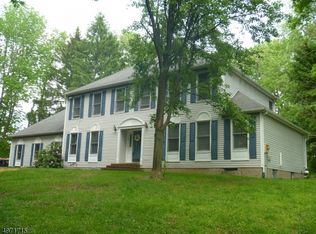 48 Countryside Rd, Columbia, NJ 07832