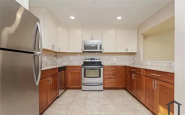 13 Gloucester Ct — Photo 8