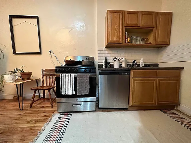 560 Audubon Ave #1R — Photo 7