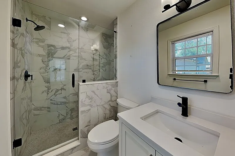 3 bed, 2.0 bath, 1704 sqft, $3,000 — Photo 4