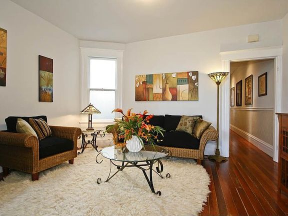 3rd image of 440 30th St