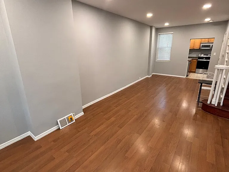 2322 Almond St — Photo 3