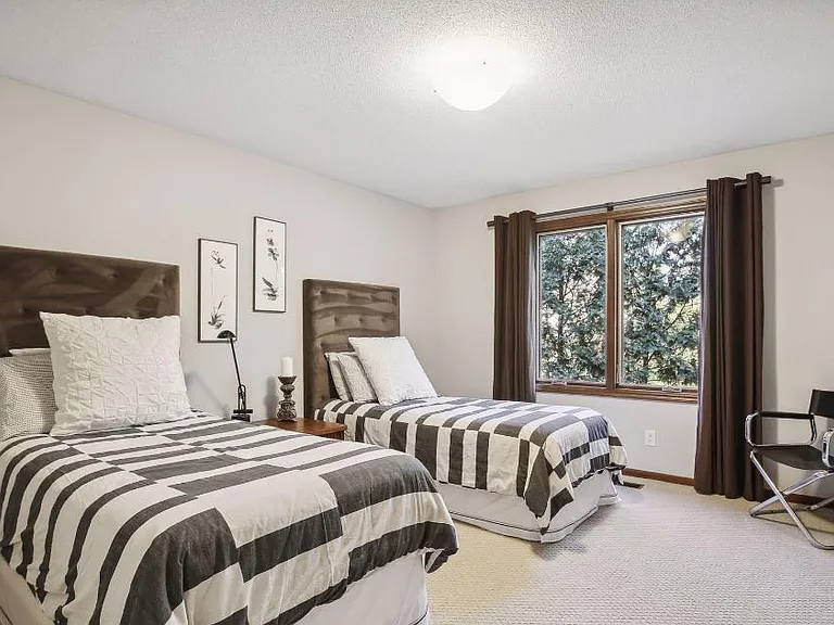 Second bedroom with back view