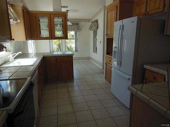 5th image of 4553 Dewsbury Ct