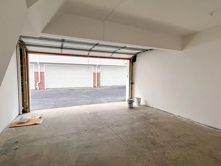 606 Roosevelt Ave #A — Photo 3