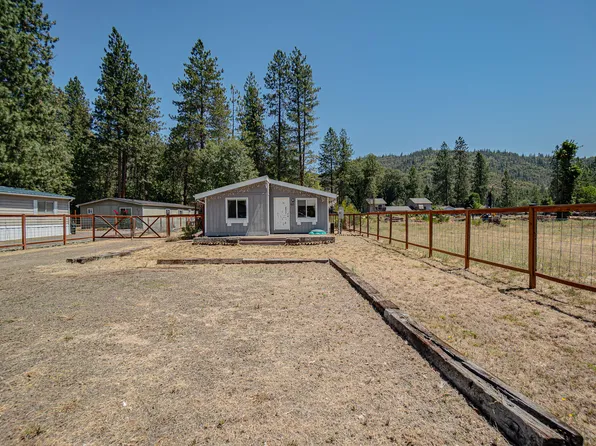 60 Erickson Ave, Shady Cove, OR 97539