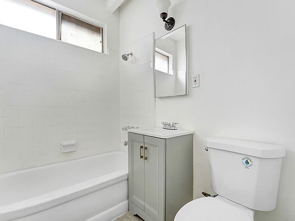 4th image of 11718 S Budlong Ave #00e08f70d