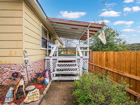 3rd image of 112 Serenity Ln