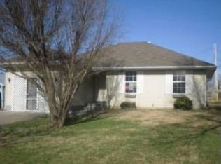 3235 W Page St, Springfield, MO 65802