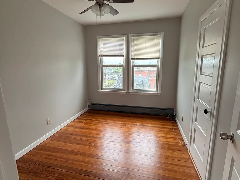 447 Ash St #3 — Photo 5