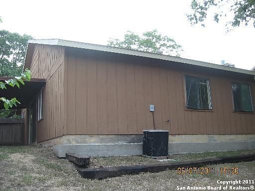 5th image of 9742 Meadow Dr