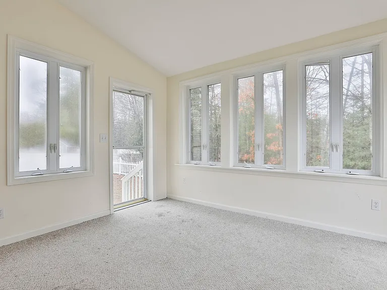 54 Vandora Dr — Photo 30