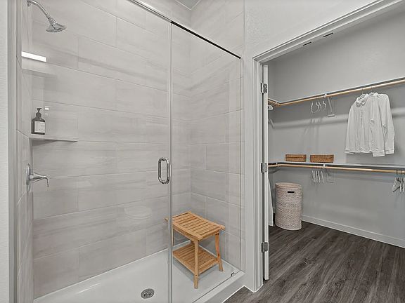 3rd image of 1430 Fire Cracker Dr #2101