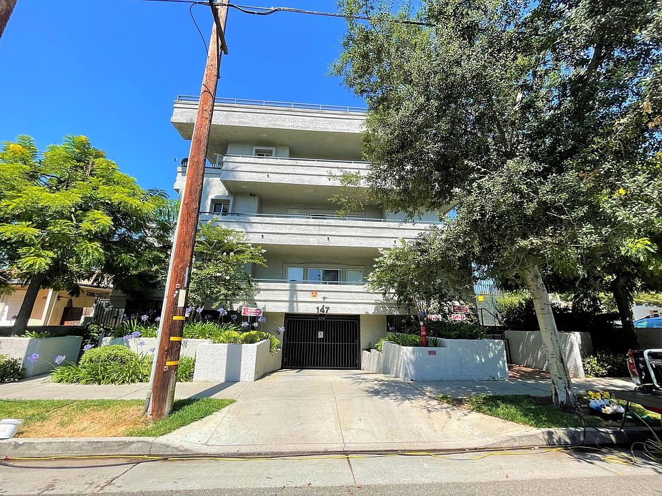 1st image of 147 S Oak Knoll Ave APT 301