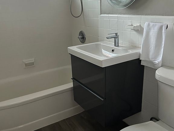 5th image of 333 84th St APT 6