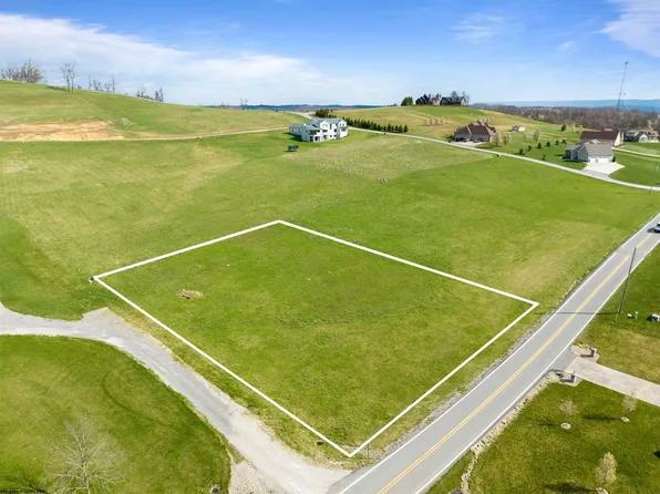 11 Solomon Rd, Morgantown, WV 26501