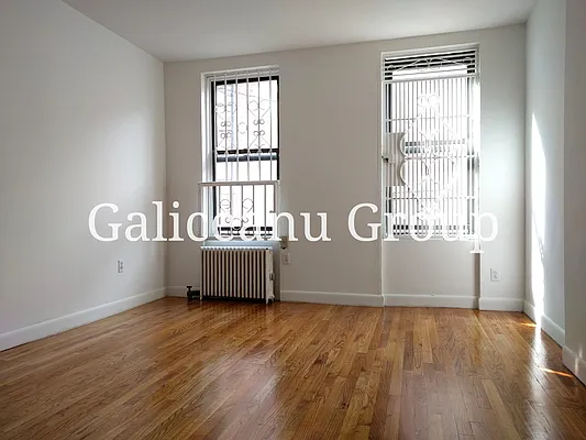 Rented by Lexington Real Estate Group | media 28