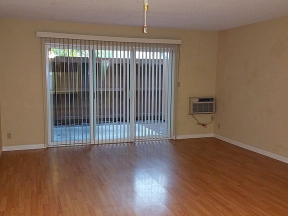 Dining Room/Living Room