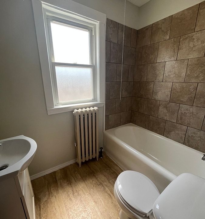 1st image of 5639 W Wellington Ave #2
