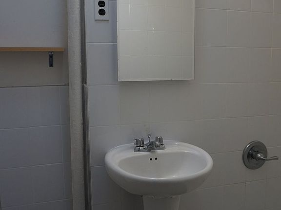 2nd image of 185 Greenpoint Ave APT 3L