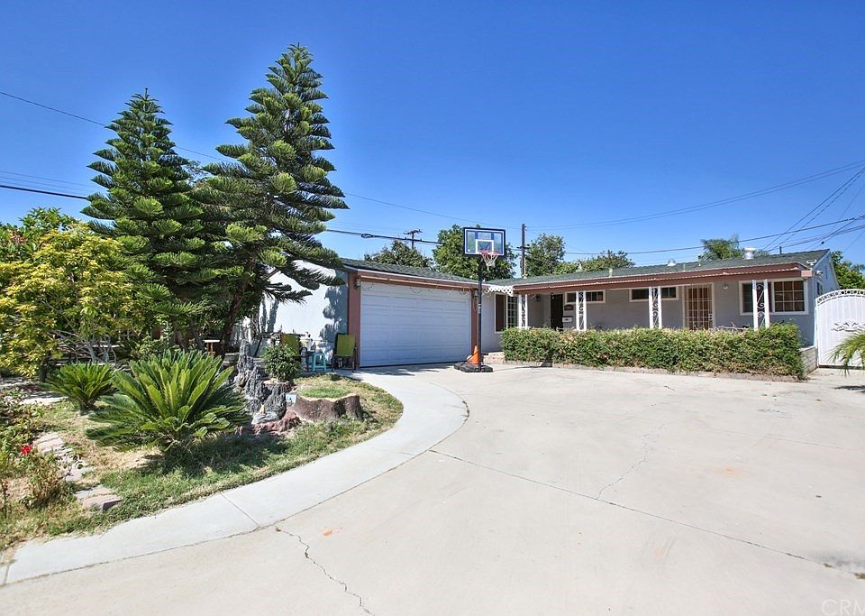 1st image of 12002 Kathy Ln