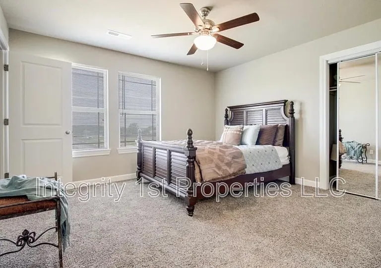 10510 Clubhouse Dr — Photo 5