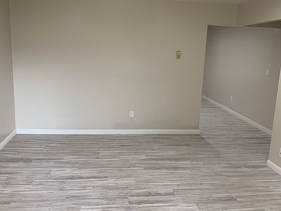3rd image of 1240 W Washington Ave APT 07