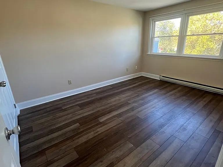 186 E Main St — Photo 16