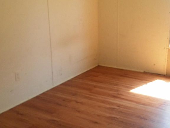 Middle Bedroom