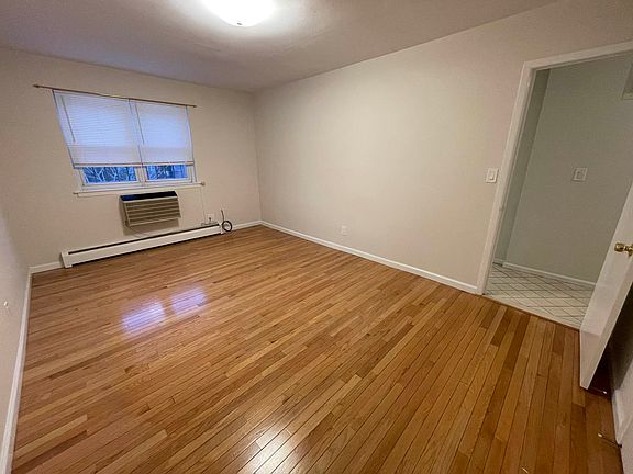 2nd image of 22-34 Steinway St #2