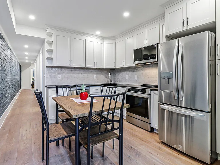 29 N St NW #1 — Photo 9