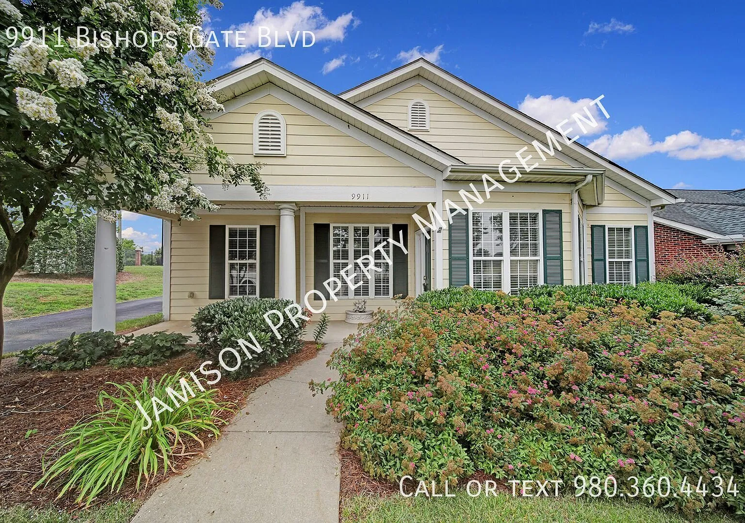 Beautiful Ranch Home in The Cottages - 55+ Community — Photo 1