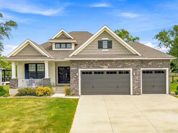 1471 Palmer Dr N, Lake Elmo, MN 55042