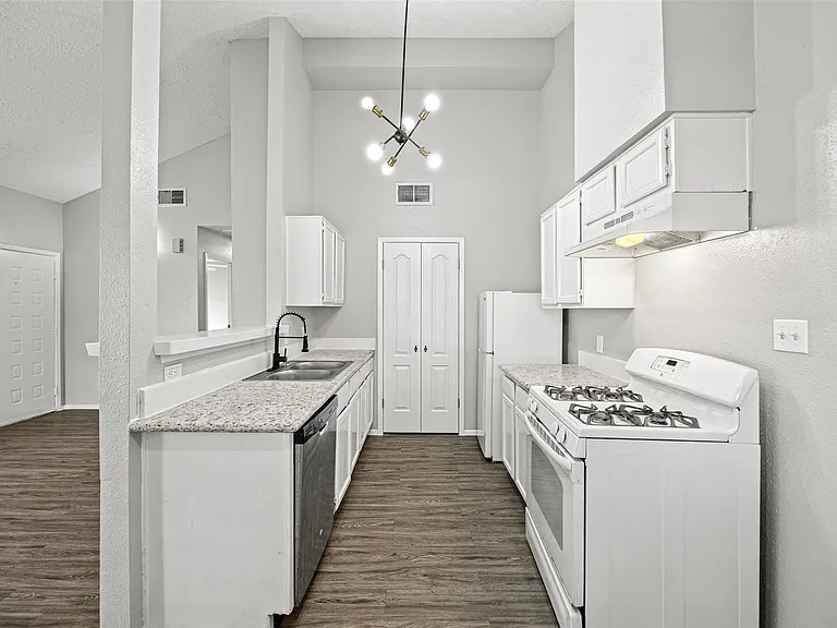 10066 Sharpton Dr — Photo 8