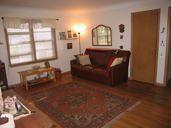 4th image of 6824 Russell Ave S