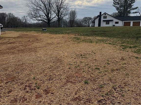 5th image of 1824 N Oak Ridge Church Rd