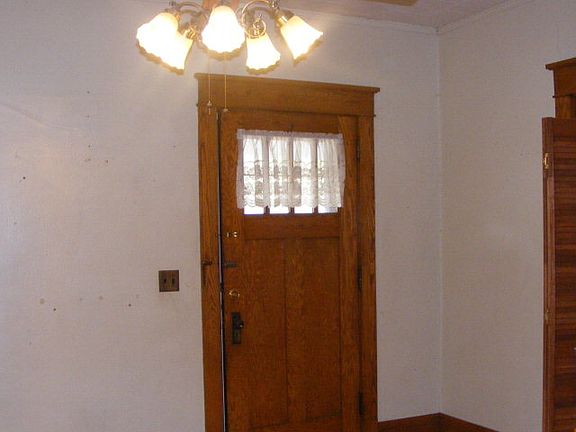 2nd image of 807 E Washington St