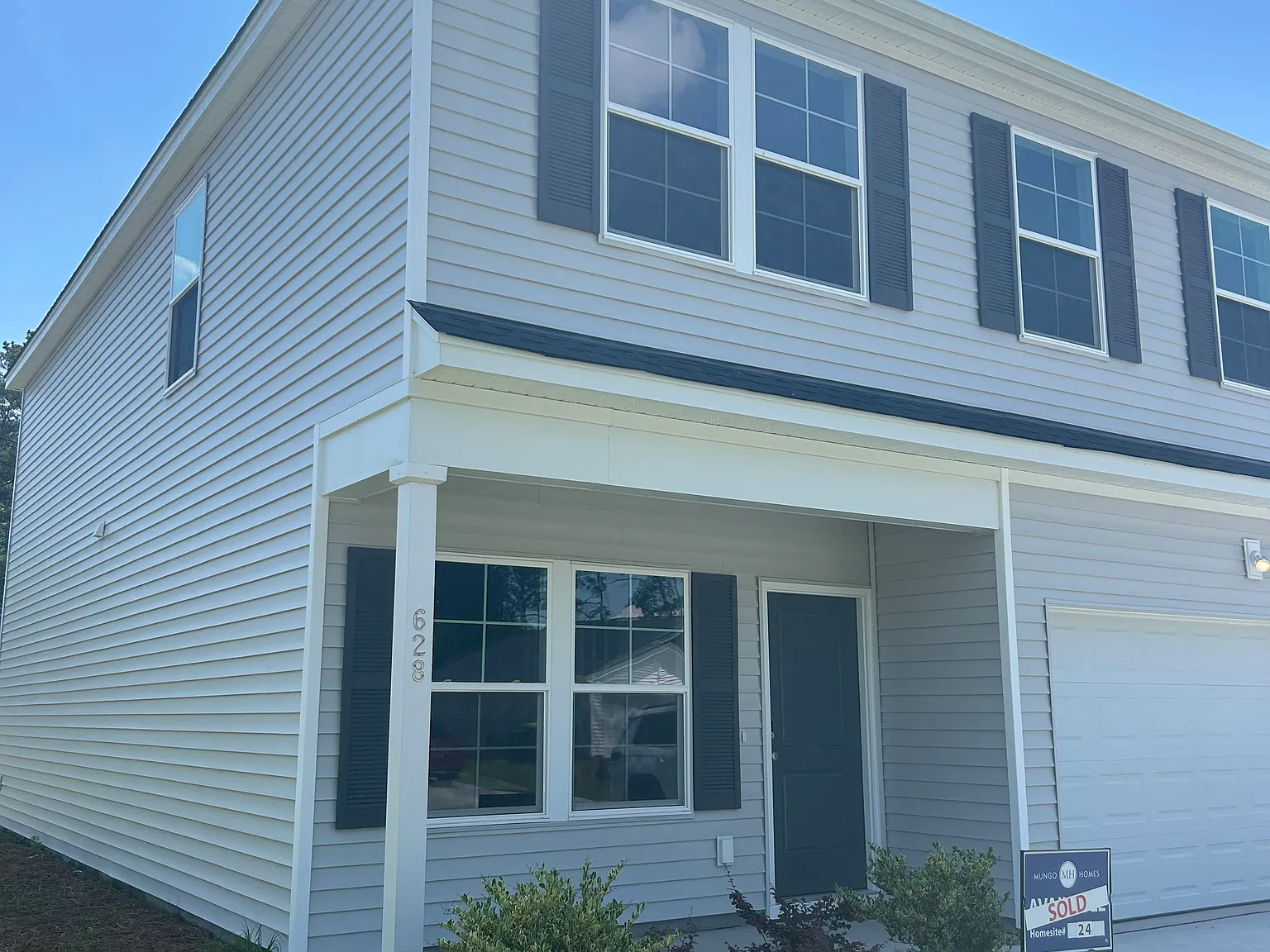 4 bed, 2241 sqft, $2,500 — Photo 2